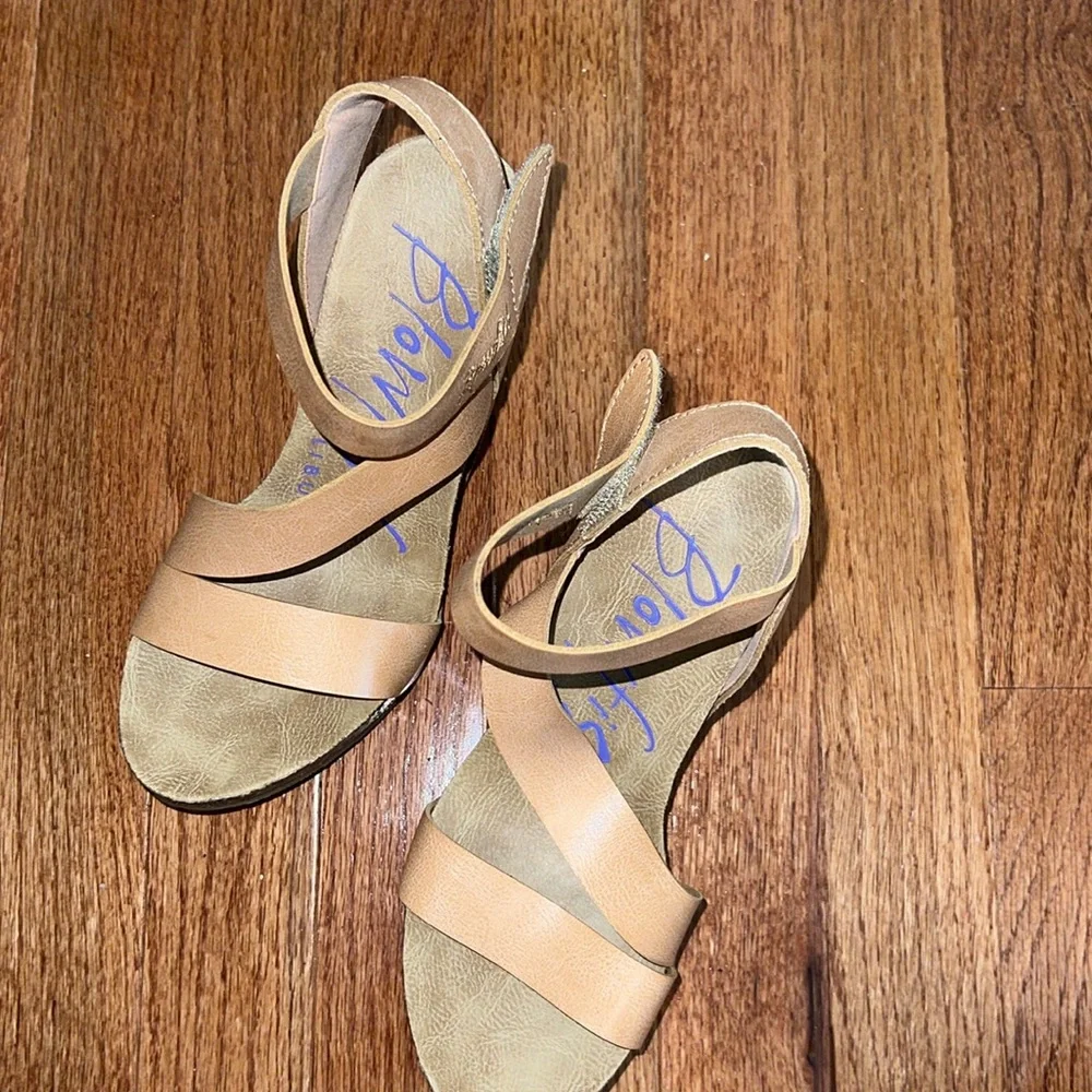 Blowfish Tan Leather Wedge Sandals